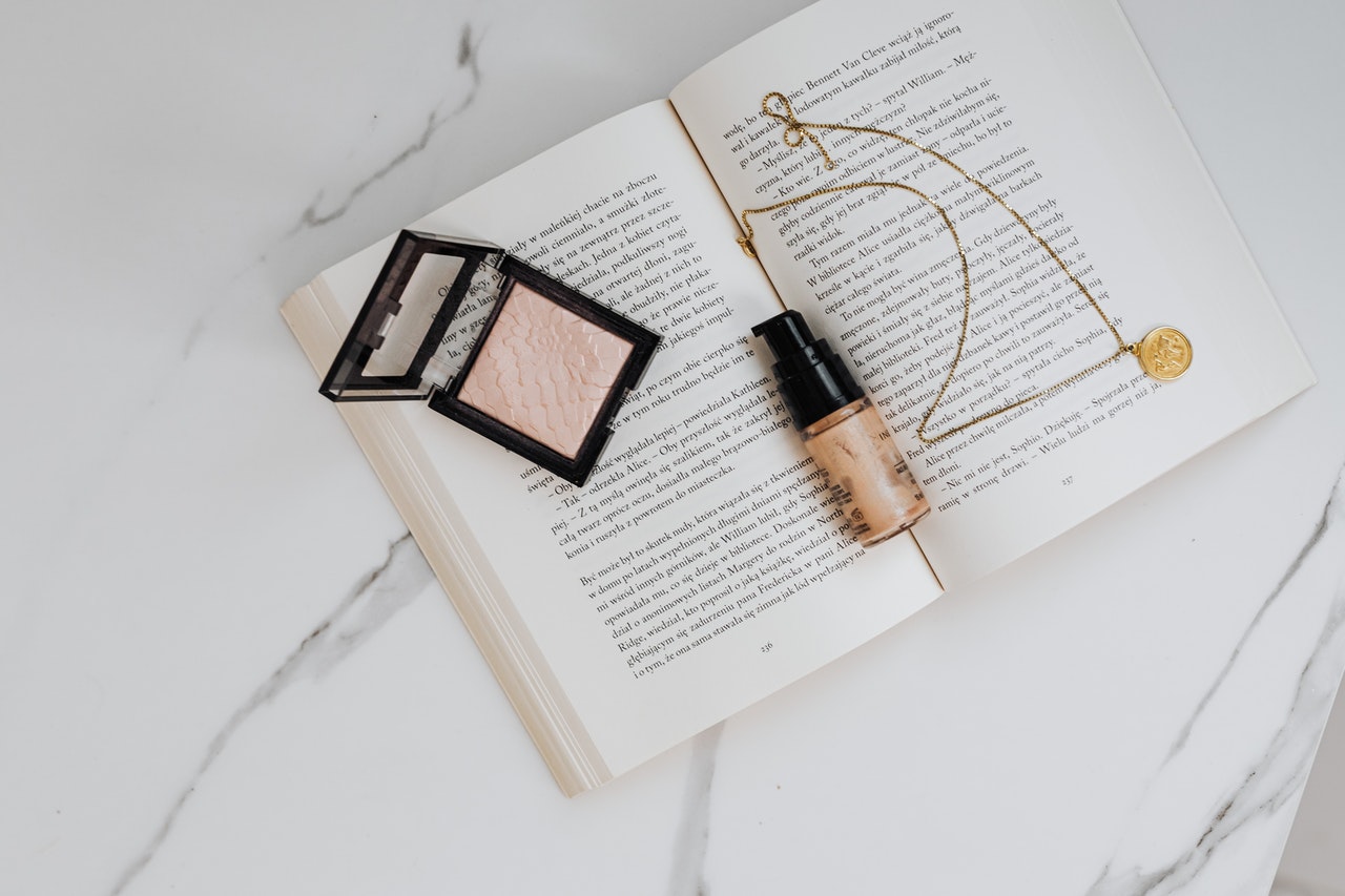 5 unusual but effective ways to apply your highlighter